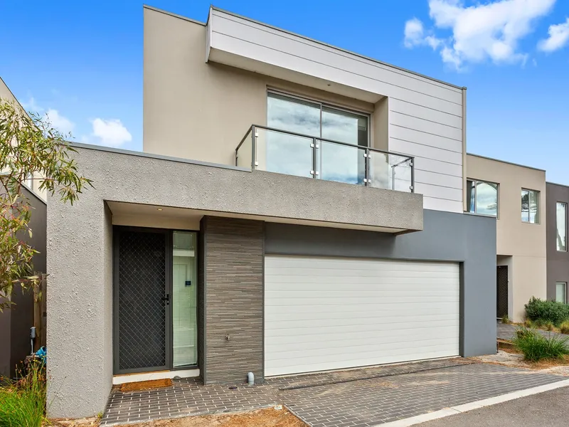 MODERN STANDALONE TOWNHOUSE