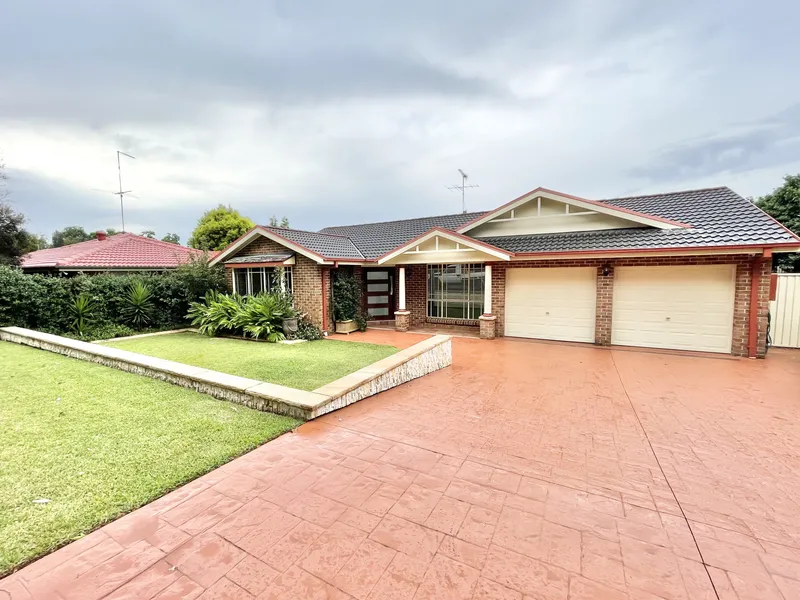 Your Perfect Family Home In The Heart Of Glenmore Park !