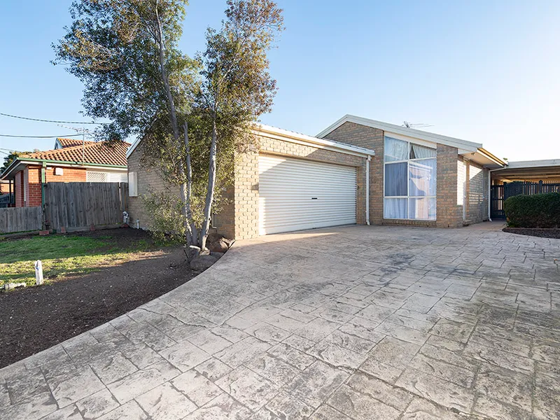 Neat & Tidy Family Home!