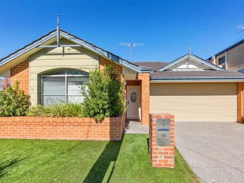 LOW MAINTENANCE MODERN 3 BEDROOM 2 BATHROOM HOME ONLY 7YO. available 21 Sept