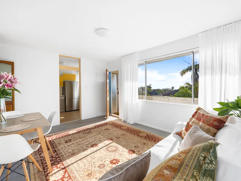 Classic Double Brick Lifestyle Apartment With Convenient Locale