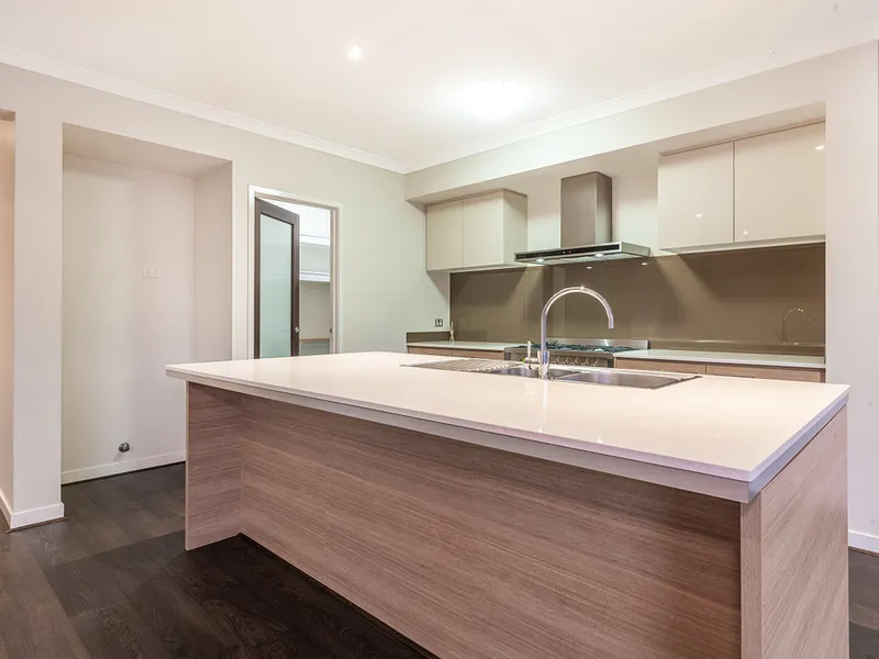 **PRE-REGISTER TO INSPECT** CHIC & CONTEMPORARY FAMILY FRIENDLY LIVING - PRIVATE LOCATION WITH EXPANSIVE PARKLAND ADJACENT!