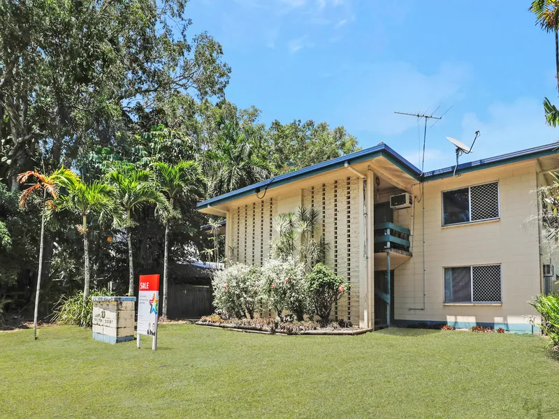 Ground floor unit in Holloways Beach! 
