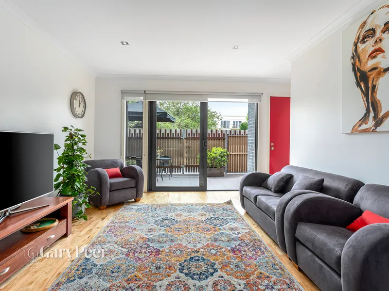 Luxurious living in the McKinnon zone