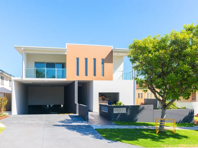 Investors and Downsizers – This Ground Floor Home is Priced to Sell!