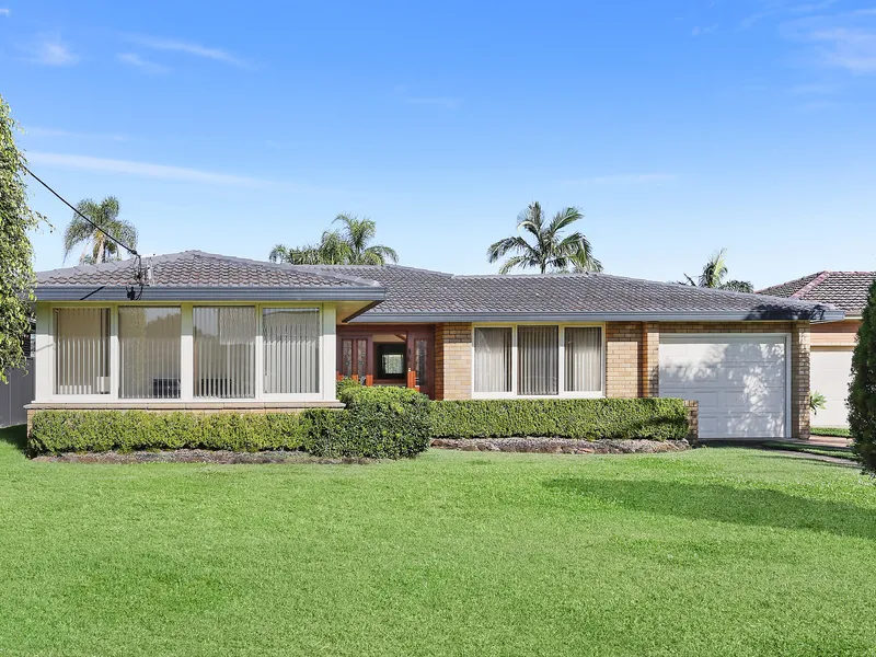 Single level family home enjoys peaceful cul-de-sac setting