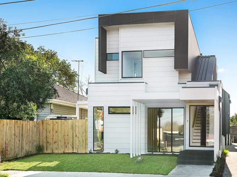 INSPECTIONS BY APPOINTMENT - PLEASE REGISTER TO INSPECT - Contemporary Double Storey Townhouse
