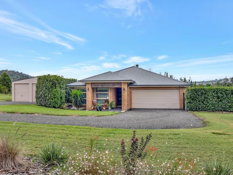 A Masterful Convergence of Luxury, Practicality, and Nature