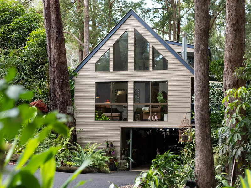 98 Towen Mount Road, Towen Mountain