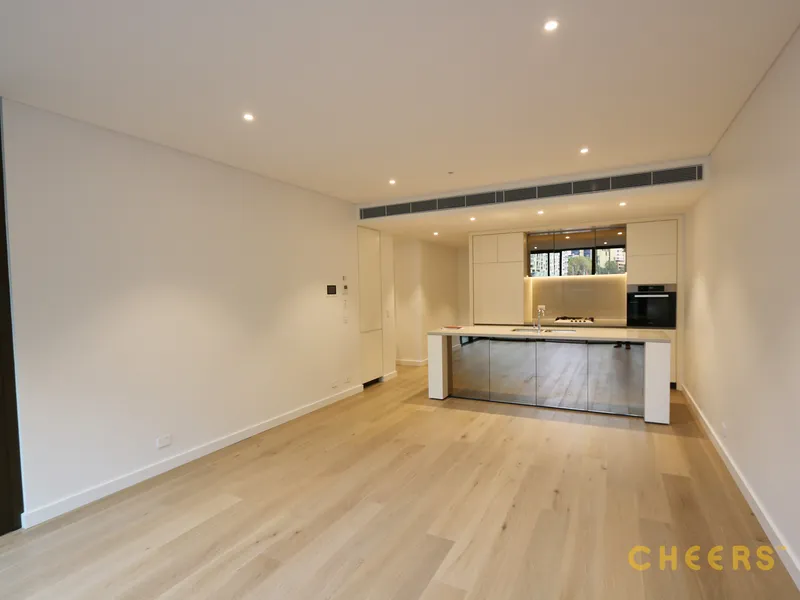 Luxury Residence in the heart of Haymarket ! 