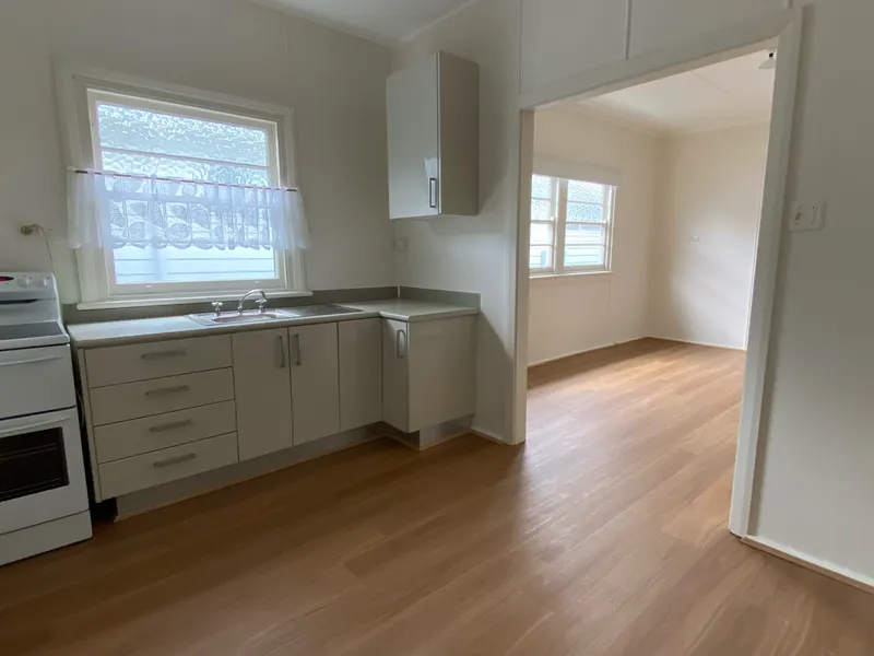 Located twelve Houses from Toowoon Bay Beach