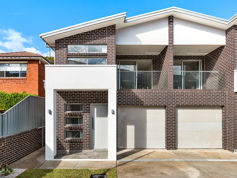 FOUR BEDROOM STYLISH & MODERN DUPLEX