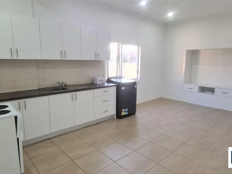 COZY 2 BEDROOM HALF HOUSE WITH BILLS INCLUDED!