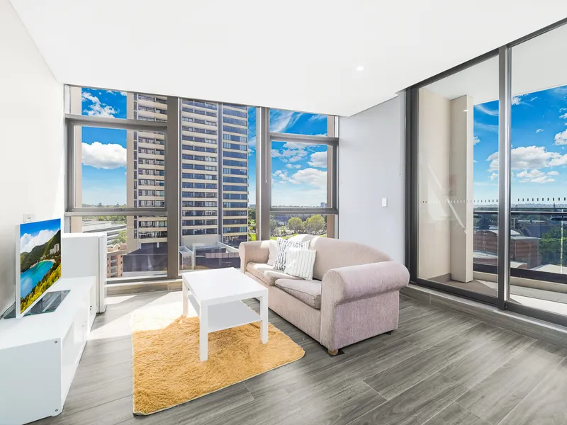 Bright and comfy I Modern two-bedroom apartment with Parramatta river view