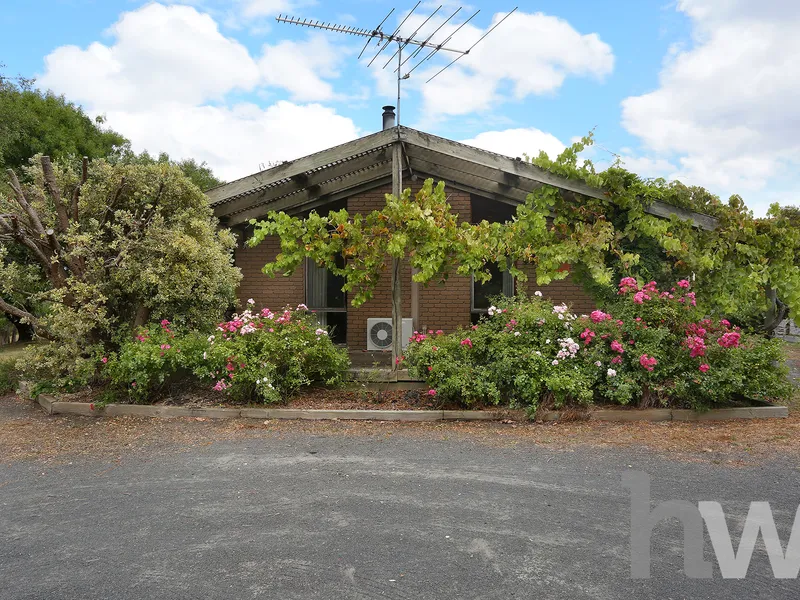 Perfect horse retreat on 10 acres