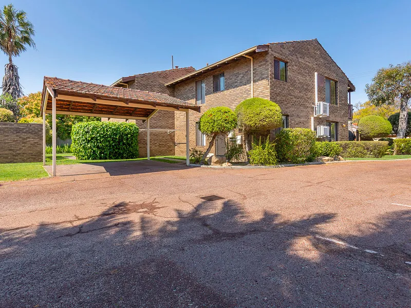 PRIME LOCATION , EASY LIVING !