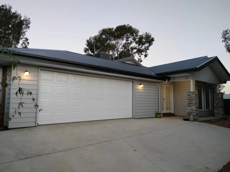 Near New, Hamptons Style Quality Home.