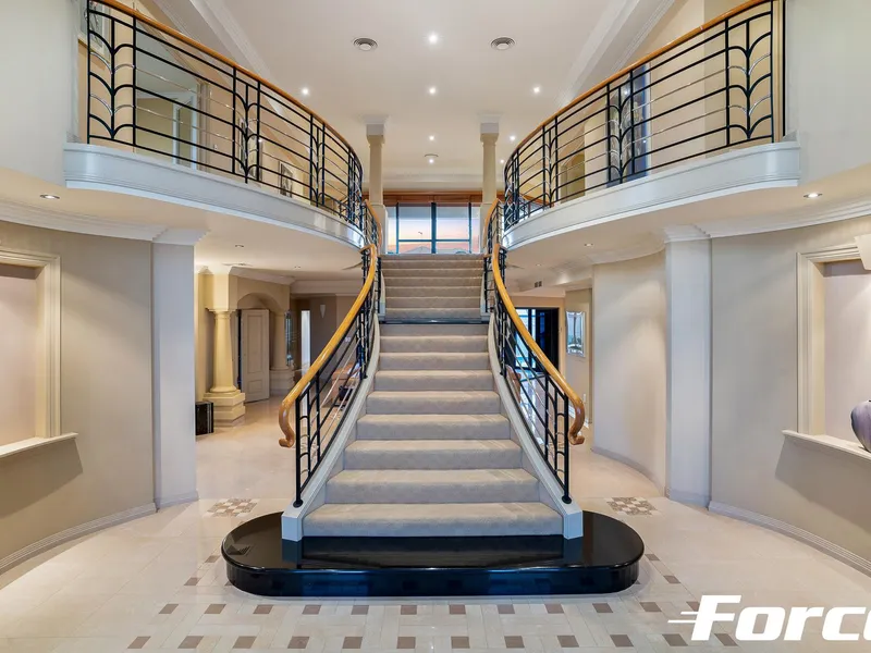 Luxury & Sophistication Abounds