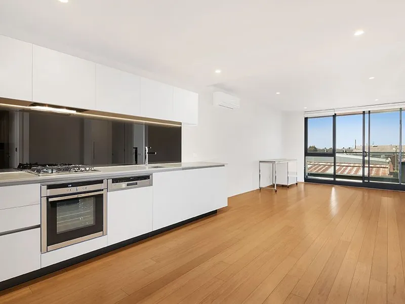 Modern Brunswick two bedroom apartment with white goods!