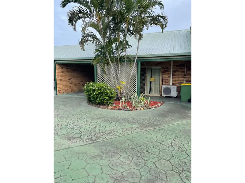 Immaculate Beachside Unit