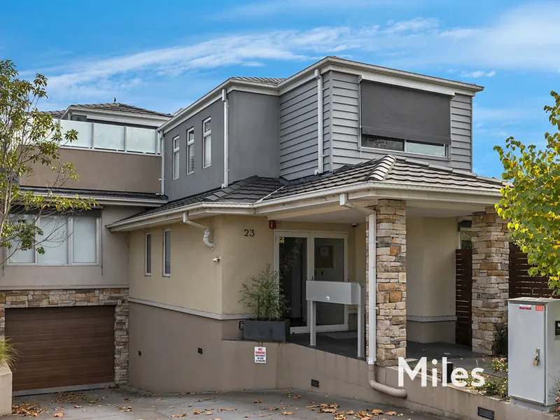 BOUTIQUE LIVING IN FABULOUS LOCATION!