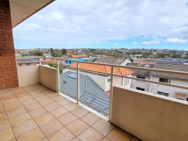 MODERN SPACIOUS TWO BEDROOM APARTMENT WITH FANTASTIC VIEWS