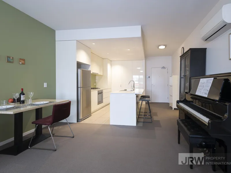 CAREFREE CONTEMPORARY STYLE, COMPLETE CONVENIENCE