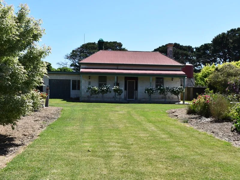 A Rare Opportunity .... Rural Living