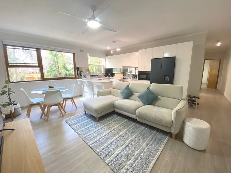 Unique Open Plan 2br Premises with Fresh Interiors - Elevated First Floor Sunny Position in Quiet street – Car Space