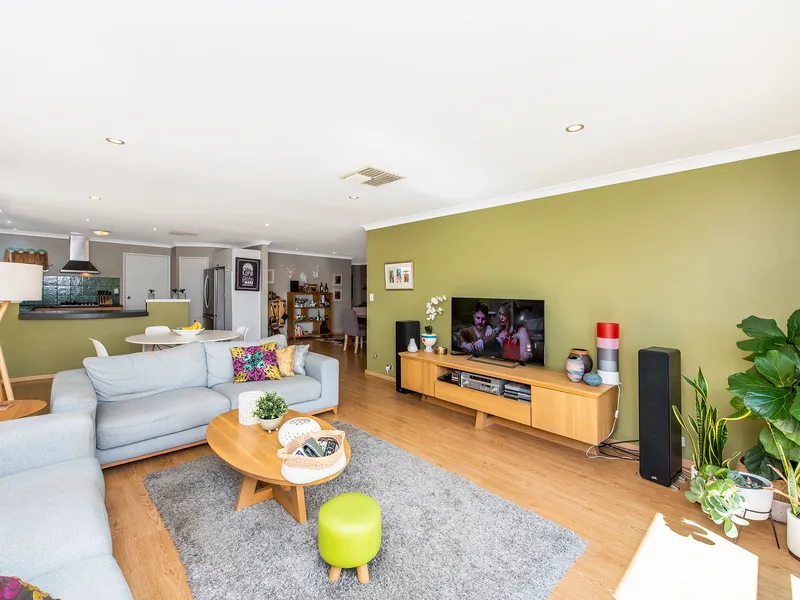 GORGEOUS FAMILY HOME IN ORIGINAL SETTLERS