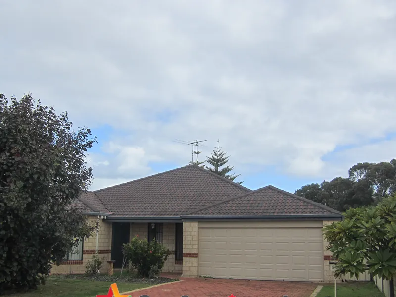 REAR ACCESS TO POWERED WORKSHOP