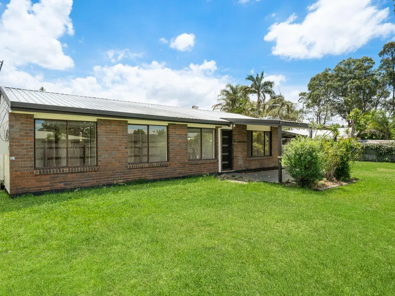 RENOVATED 3 BED FENCED YARD AIR-CON