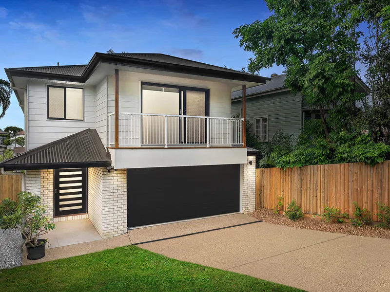 Fully Furnished - Modern/Near New Family Home in Prestigious Wavell Heights