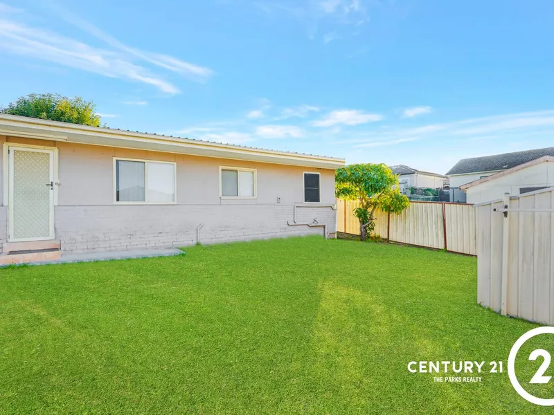 One Bedroom Granny Flat + Study