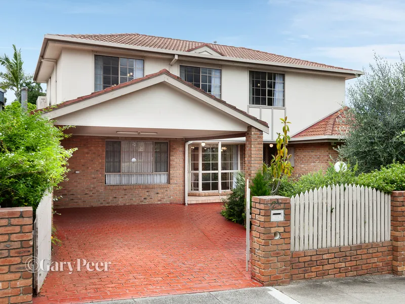 Flexible family living in a fantastic location