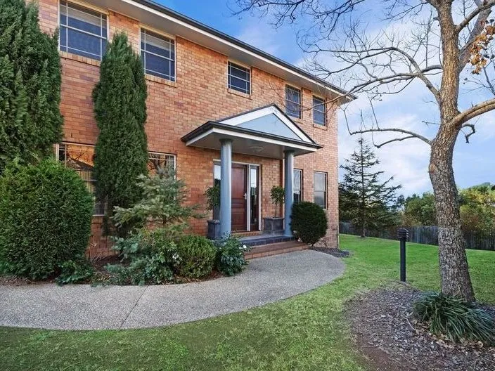 PRIVATE; SPACIOUS 3 BEDROOM TOWNHOME; EXTRA SPACE FOR OFFICE/MEDIA ROOM