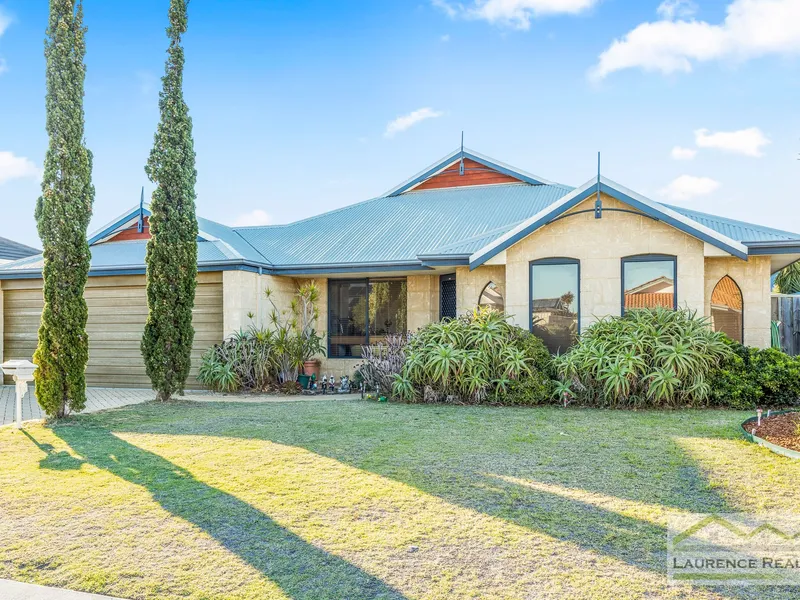 4 x 2 on huge 640sqm block!