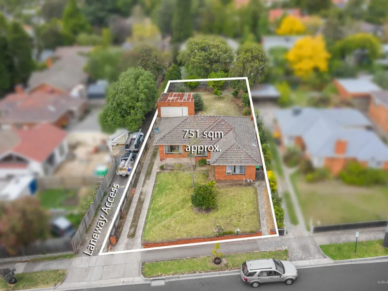 Flat block, fantastic central location