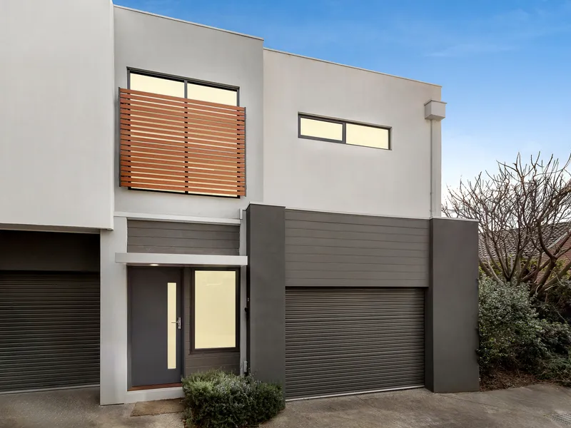 Exquisite townhouse offering luxury and convenience in prime Rosanna location