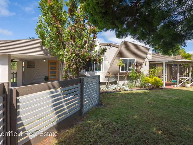 OUTSTANDING HOME NEAR THE COAST