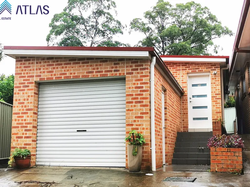 Ultra convenient located 2 bedroom Granny flat in the heart of Cherrybrook