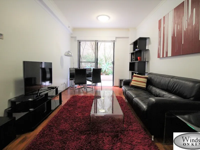 FULLY FURNISHED 1 BEDROOM APARTMENT WITH COURTYARD IN SYDNEY CBD