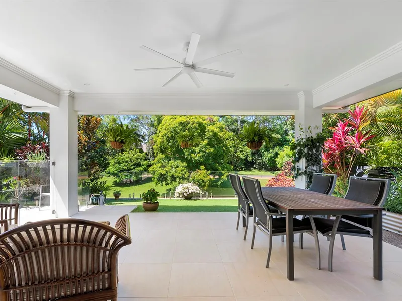 Delightful home 10 minutes walk to Palm Cove Beach