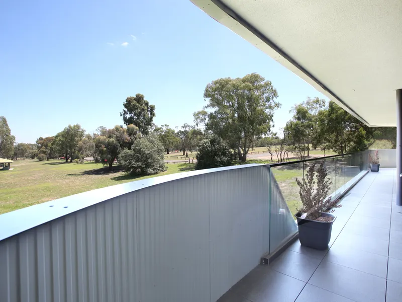 BUNDOORA’S FINEST THREE BEDROOM APARTMENT
