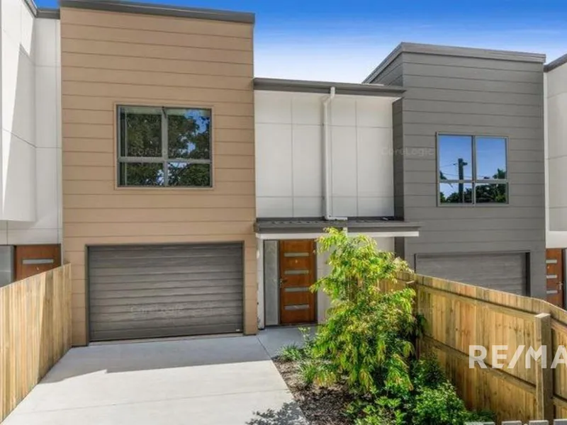 Modern Townhome in the Heart of Mount Gravatt