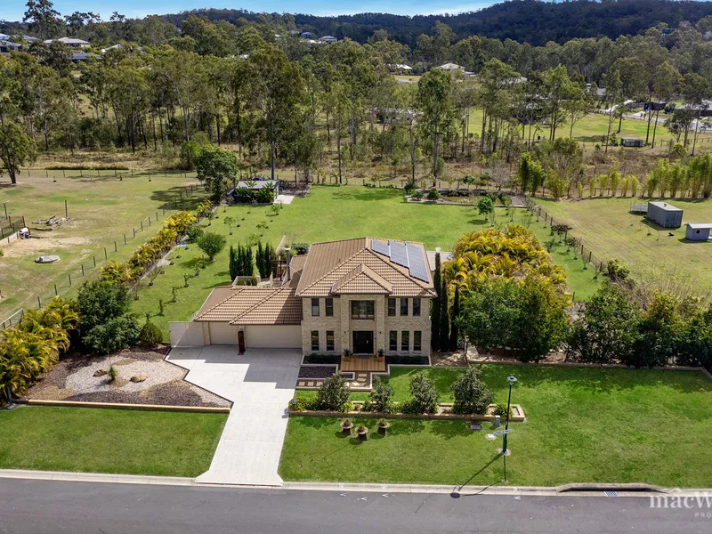 Who Else Wants a World Class Resort Style Acreage Entertainer?!