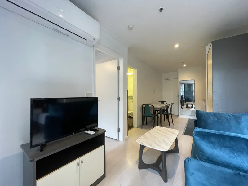 Prime Living at Heart of Melbourne CBD | Furnished 2Bedroom Apartment Available Now