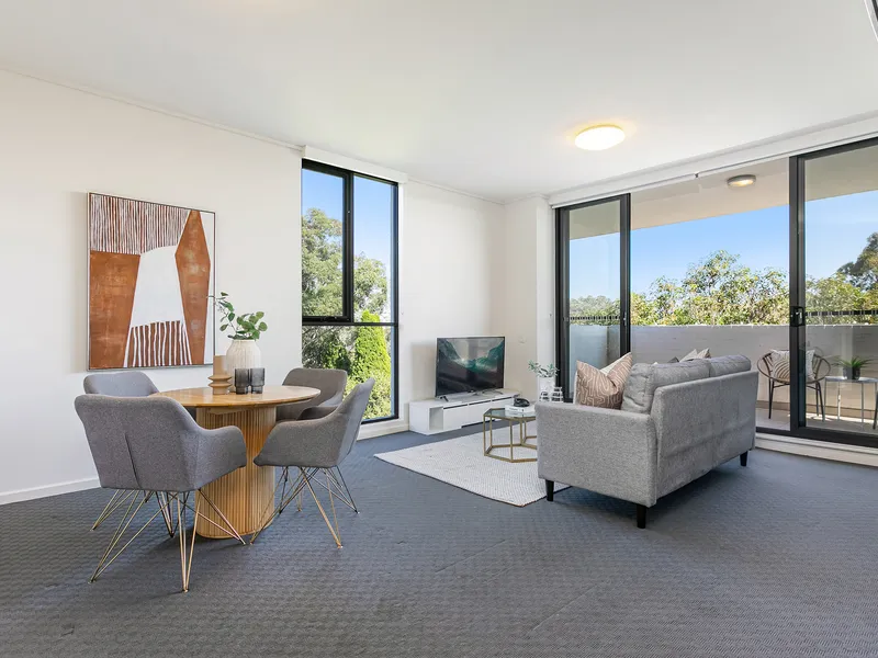 Spacious light-filled apartment with park views