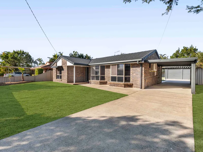 Tastefully renovated low set home on a huge block!