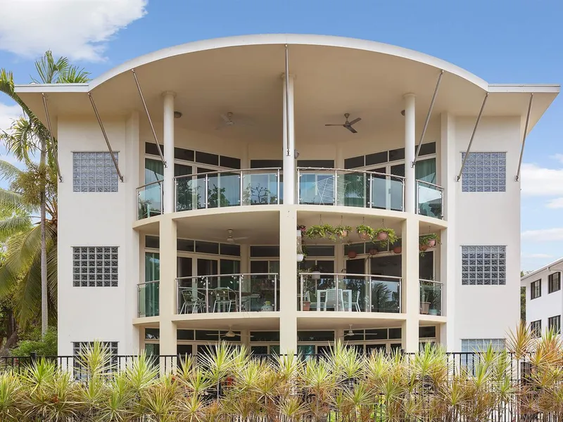 Waterfront Living- Yorkey's Knob!